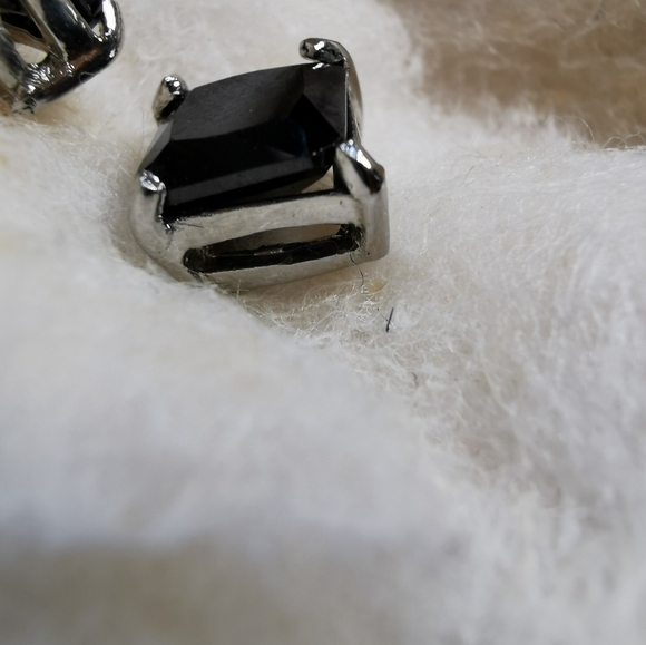 Vintage 18k White Gold Plated Onyx Square Earrings - Picture 6 of 7